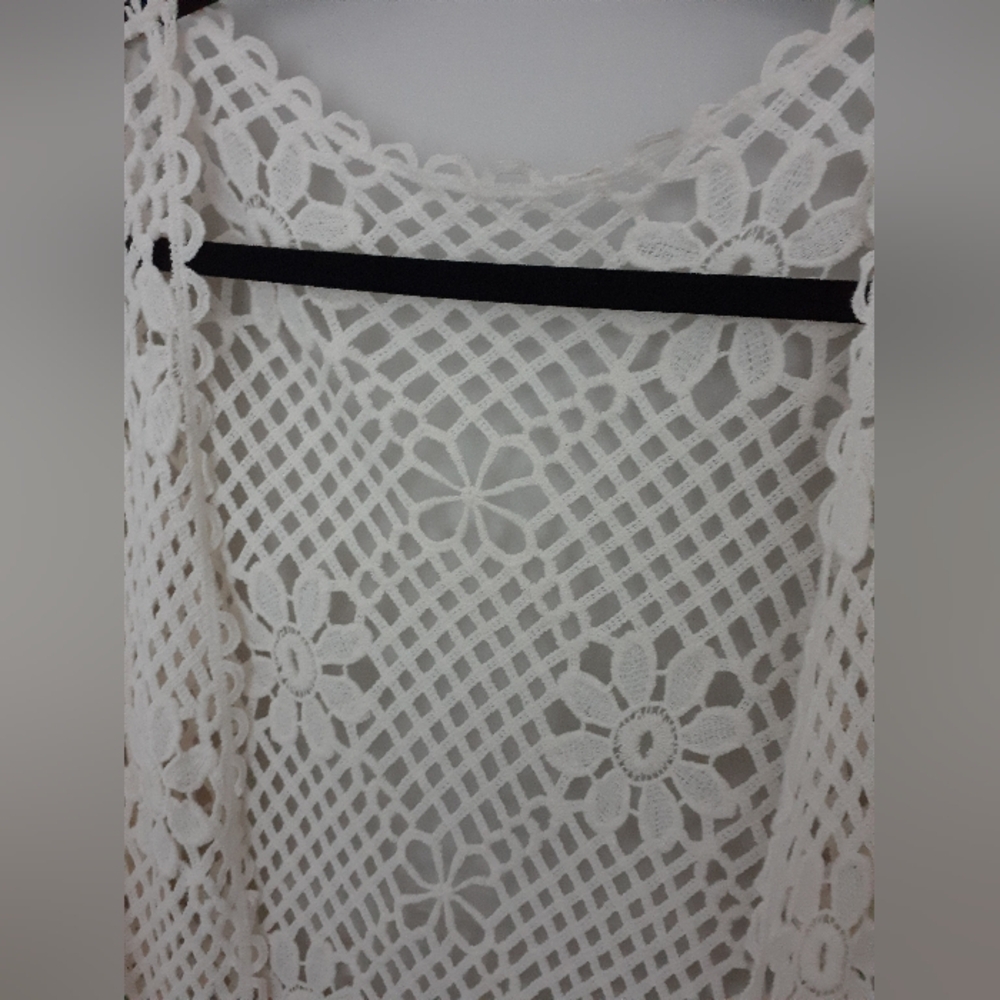Floral Macrame Style Cardigan - Picture 7 of 11